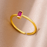 Bague en cristal rouge doré