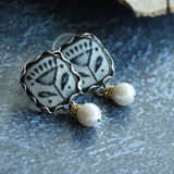 Boucles d'oreilles vintage en perles peintes à la main