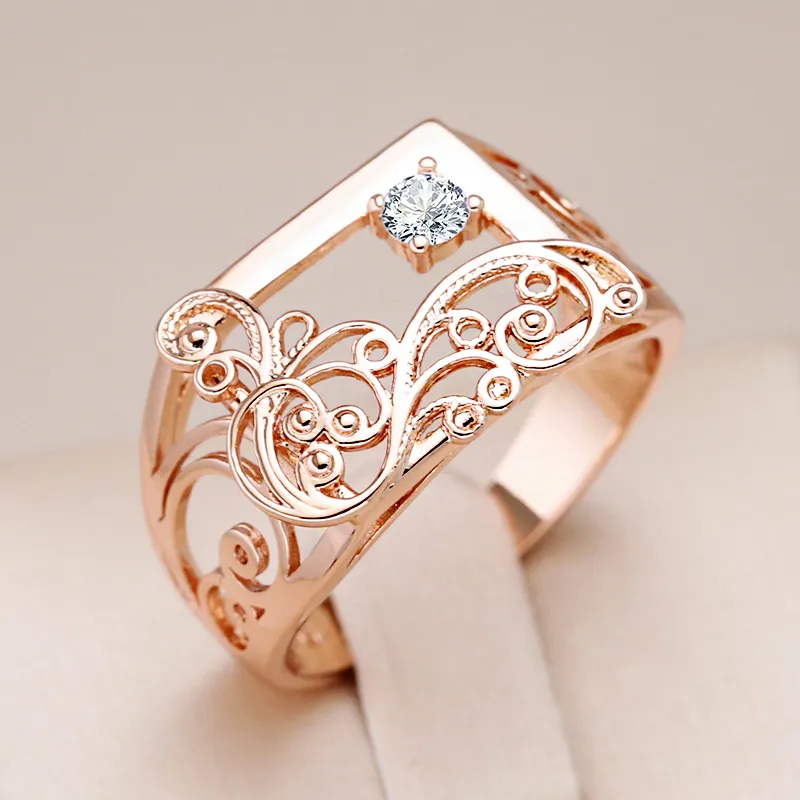 Bague élégante rectangulaire en zircone