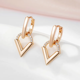 Boucles d'oreilles triangulaires dorées élégantes