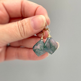 Boucles d'oreilles vintage carrées en pierre verte