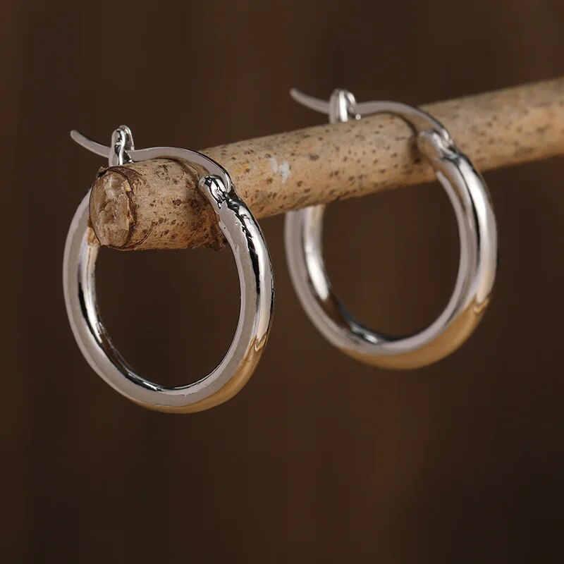 Boucles d'oreilles™ | Créoles en argent poli, élégance
