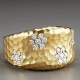 Bague vintage incrustée de zircone dorée