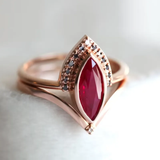 Bague vintage en cristal rouge doré