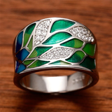 Bague vintage en émail vert et zircone