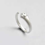 Bague vintage en argent avec motif patte