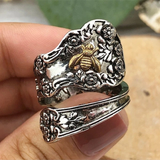 Bague vintage en or incrustée d'une abeille
