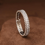 Bague vintage incrustée de zircone