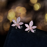 Boucles d'oreilles vintage en forme de rose brillante