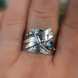 Bague vintage en argent avec cristal bleu et libellule