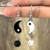 Boucles d'oreilles vintage noires et blanches