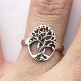 Bague vintage en argent avec motif arbre