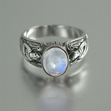 Bague vintage incrustée de pierre de lune