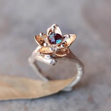 Bague vintage fleur en zircone