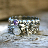 Bague vintage libellule avec zircone violette