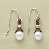 Boucles d'oreilles vintage en cuir avec perles pendantes