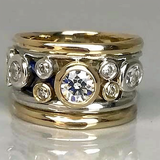 Bague vintage incrustée de zircone en couches