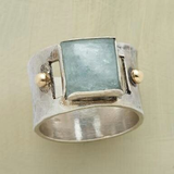 Bague vintage carrée en pierre de lune verte