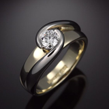 Bague vintage tressée en or et argent avec zircone