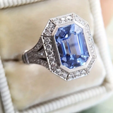 Bague vintage en argent avec cristal bleu cubique
