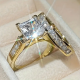 Lot de bagues vintage en or et zircone