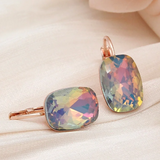 Boucles d'oreilles élégantes et colorées en opale ronde