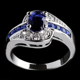 Bague vintage en cristal bleu et zircone argentée