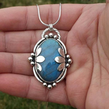 Collier vintage en pierre bleue