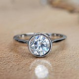 Bague vintage en argent avec incrustation de verre arrondie