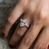 Bague vintage brillante en forme de goutte
