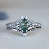 Bague vintage en argent avec pierre verdâtre