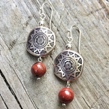 Boucles d'oreilles vintage en argent et pierres rouges
