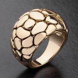 Bague vintage à écailles dorées