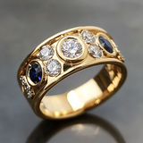Bague vintage incrustée de cristaux bleus et blancs