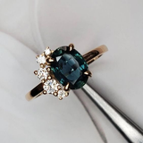 Bague vintage en cristal bleu et zircone