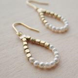 Boucles d'oreilles vintage en perles et perles dorées