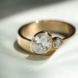 Bague vintage en or incrustée de verre