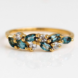 Bague vintage en verre bleu zircone et or