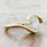 Bague vintage en verre blanc et or