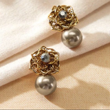 Boucles d'oreilles vintage en or et perles foncées