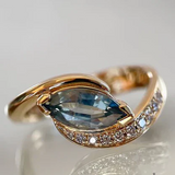 Bague vintage avec zircone bleue