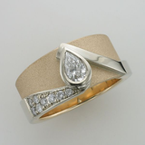 Bague vintage brillante avec zircone en forme de goutte