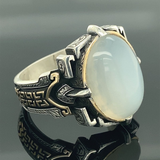 Bague vintage avec opale blanche