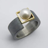 Bague vintage en argent foncé avec perle