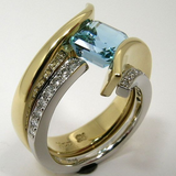 Bague vintage irrégulière en cristal bleu, or et argent