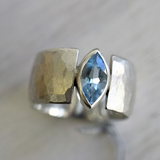 Bague vintage ouverte en cristal bleu et argent