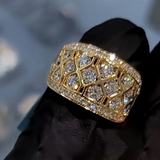 Bague dorée brillante