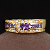 Bague vintage en or avec zircone violette