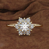 Bague vintage en or avec grappe de fleurs en cristal scintillantes