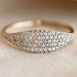 Bague vintage en or avec dôme étincelant